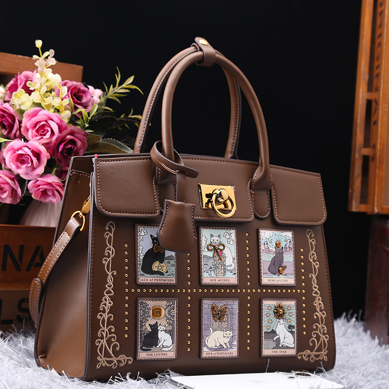 2025 High Luxury and Vintage C - Embroidery Cat recensione e prezzo