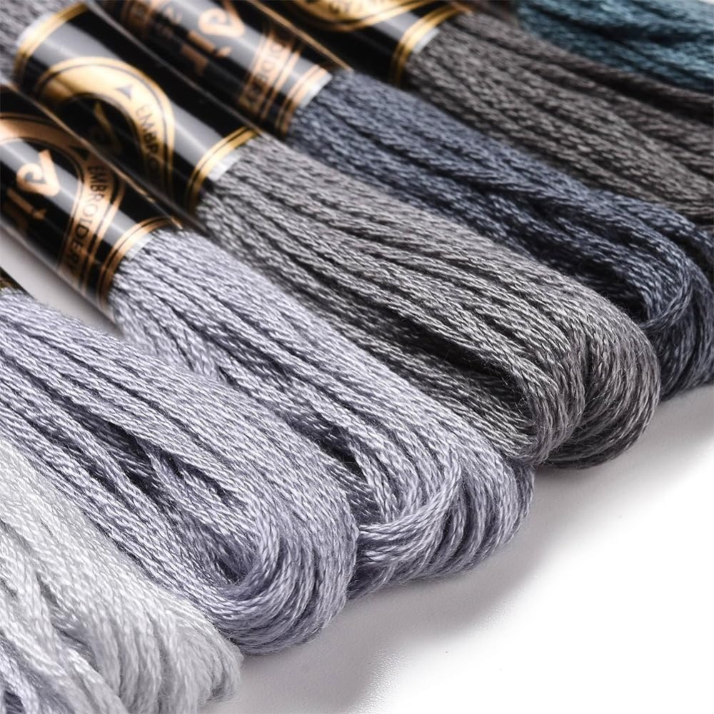 8 Skeins 70 Yards Grey Friends - Embroidery Handicraft recensione e prezzo